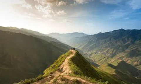Không phải Sa Pa, Việt Nam có một nơi nằm ở độ cao hơn 1.500 m, sở hữu khí hậu mát mẻ quanh năm chỉ khoảng 15 độ, vừa được Oscar du lịch vinh danh