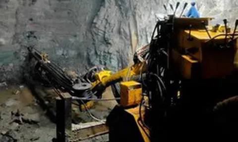 Khoan thăm dò quy mô lớn, hàng xóm Việt Nam bất ngờ tìm thấy hơn 1 triệu tấn 'vàng trắng' cho ngành xe điện, quy mô tăng 70%