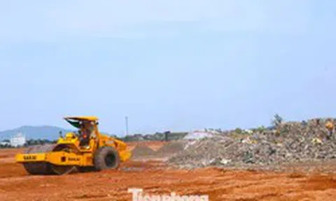 Phát lộ 'núi rác' dưới lòng đất khi thi công khu công nghiệp 1.555 tỷ