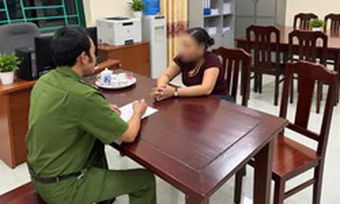 Cặp đôi mang sổ đỏ đến giao dịch bán đất giá 2,5 tỷ đồng tại cửa hàng vàng bạc, Công an lập tức có mặt ngăn chặn giao nhận tiền