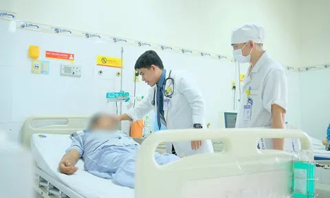 Người đàn ông 57 tuổi nhập viện cấp cứu sau bữa tối, bác sĩ cảnh báo dấu hiệu nguy hiểm