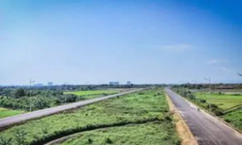 Hà Nội sắp thông xe đường song hành Vành đai 4 từ đê Hữu Hồng đến Đại lộ Thăng Long