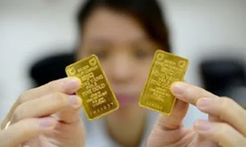 Giá vàng trở lại mốc cao nhất trong 2 tuần