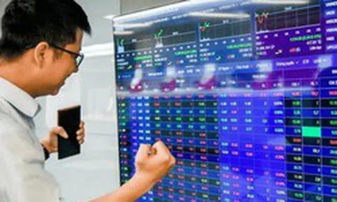 Công ty chứng khoán "vẽ" đường đi của VN-Index năm 2027, mục tiêu cao hơn hiện tại 220 điểm