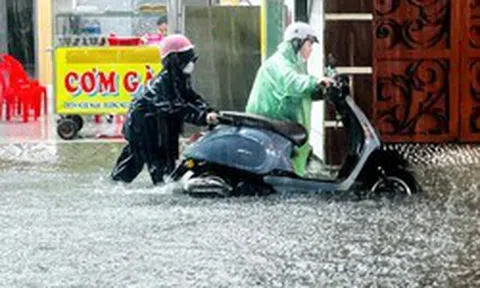Dự báo thời tiết ngày 12/10: Miền Bắc nắng ráo trên 33°C, miền Nam mưa to cục bộ