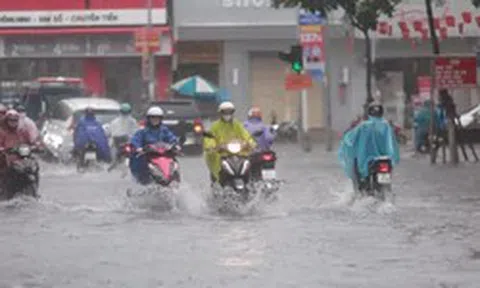 Miền Trung lại đón mưa lớn kéo dài