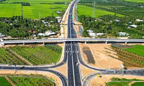 Tạm đóng cao tốc Mỹ Thuận - Cần Thơ một số khung giờ để lắp dầm cầu vượt