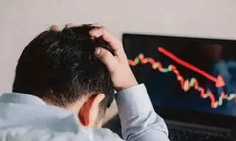 Phiên 15/10: Khối ngoại mạnh tay bán ròng hơn 700 tỷ đồng, tập trung 2 cổ phiếu VN30