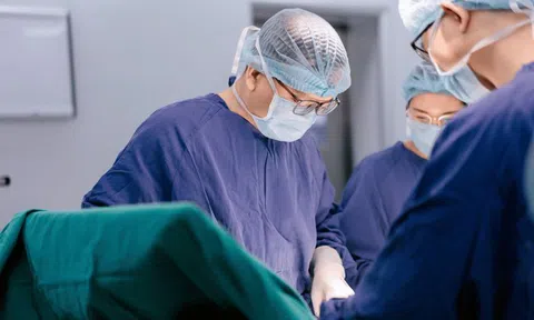 TS.BS Trần Mạnh Linh: Hai thập kỷ đi trước bệnh tật, tìm cơ hội sống khỏe cho phụ nữ