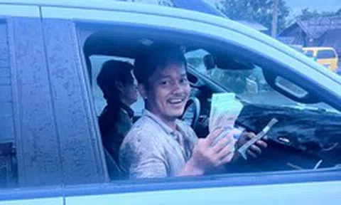 2 người dân liên tiếp nhặt được sấp tiền 100 triệu đồng trên cùng tuyến đường, công an trích xuất camera sau trình báo của chị Nguyễn Thị Thủy SN 1996