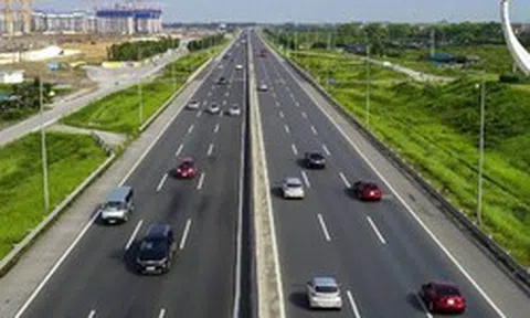 Bộ Xây dựng nói về giữ khoảng cách an toàn trên cao tốc như thế nào?