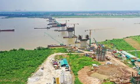 Dự án cầu Hồng Hà đạt khoảng 51% sản lượng thi công