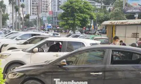 Thêm nhiều ô tô bị đập vỡ kính ở Nghệ An