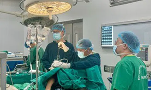 Người đàn ông 54 tuổi ho ra đờm có mùi "lạ"