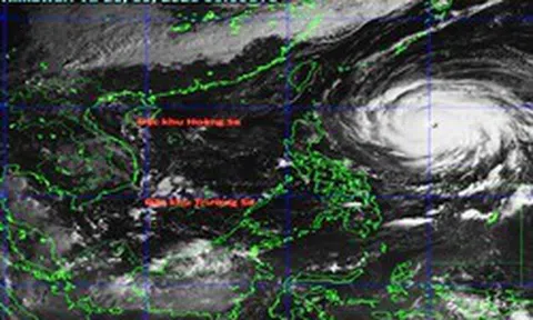 Siêu bão Champi mạnh cấp 17, mắt bão rộng 80km