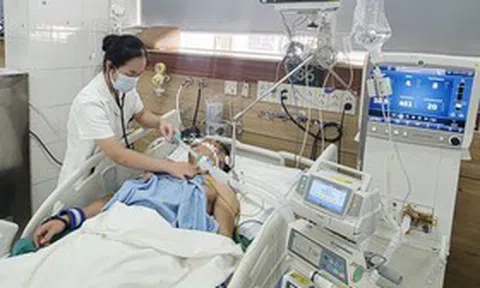Bệnh viện Bạch Mai thông tin về tình hình sức khỏe 7 nạn nhân trong vụ ngộ độc khí clo