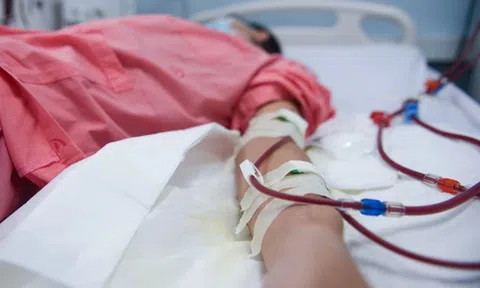 Hai người trẻ cùng tuổi 23 suy thận nặng, dấu hiệu bị bỏ qua khiến nhiều người giật mình