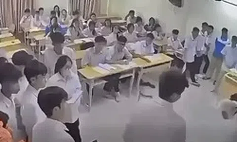 Hà Nội: Khởi tố, tạm giam nam sinh đánh cô giáo gãy mũi