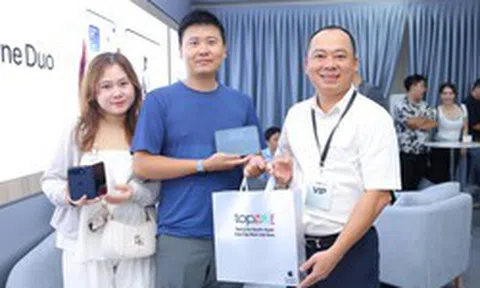 TopZone chính thức giao iPhone Duo sau cuộc đua đặt trước chỉ trong 1 phút