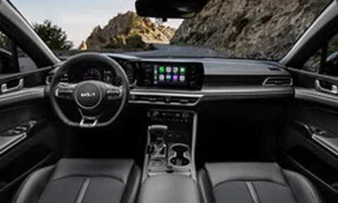 Ở Việt Nam có xe dáng đẹp, ngang cỡ Camry nhưng rẻ hơn gần 500 triệu đồng: Hãng đang ưu đãi cả chục triệu