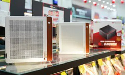 Mở bán mẫu máy tính để bàn nhỏ bằng chiếc hộp, giá từ 12,4 triệu đồng, bảo hành tới 3 năm
