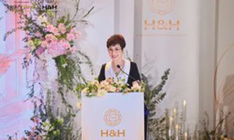 Bà Đặng Thanh Hằng ra mắt phòng khám chăm sóc sức khỏe chủ động bên vịnh Hạ Long