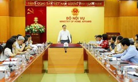 Ưu tiên điều chuyển cán bộ trước khi đề xuất điều chỉnh biên chế
