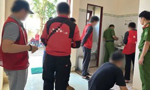 Công an bất ngờ kiểm tra 42 shipper