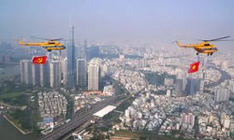 Bầu trời Việt Nam dồn dập đón những tin vui
