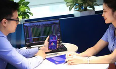 Đầu tư cuối năm: Chọn cổ phiếu từ kỳ vọng hay kết quả kinh doanh?