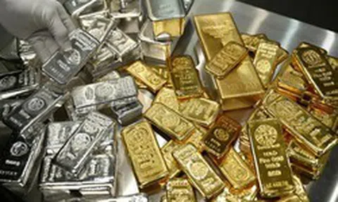Loạt cá mập mạnh tay “bắt đáy” vàng, bạc sau nhịp giảm sâu