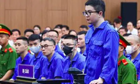 Chủ tọa đặt câu hỏi khiến mẹ siêu lừa Mr Pips lúng túng, bị hại đồng loạt vỗ tay