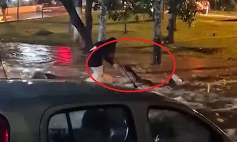 Cô gái cứu bạn giữa dòng lũ dữ, cả hai tử vong thương tâm