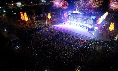 Hàng ngàn khán giả bùng cháy tại Đại nhạc hội Era Central City Thái Bình