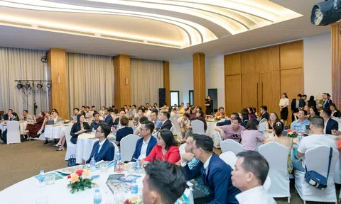 BÌNH SƠN OCEAN PARK BÙNG NỔ GIAO DỊCH VỚI HÀNG TRĂM KHÁCH HÀNG TRONG SỰ KIỆN “ĐÓN SÓNG 2025” 