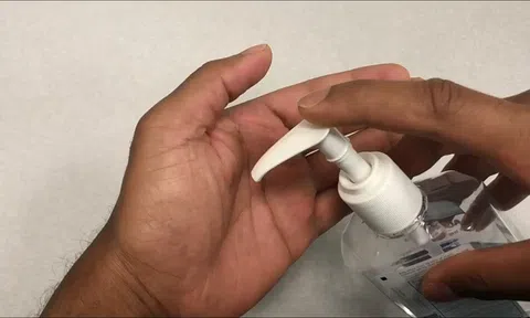 Gia tộc đứng sau thương hiệu nước rửa tay bán chạy nhất thế giới