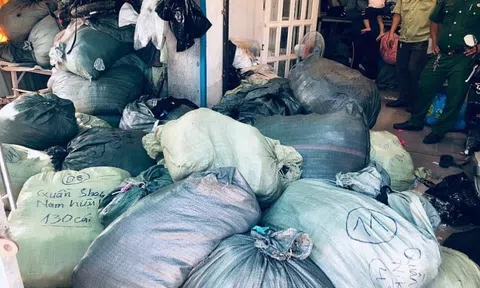 Phát hiện xưởng sản xuất quần áo giả thương hiệu Nike, Adidas