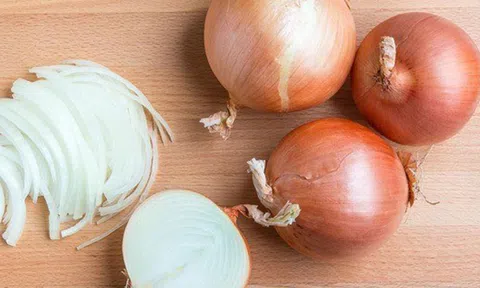 Ngâm hành tây với thứ này, bạn sẽ có ngay bài thuốc trị "bách bệnh"