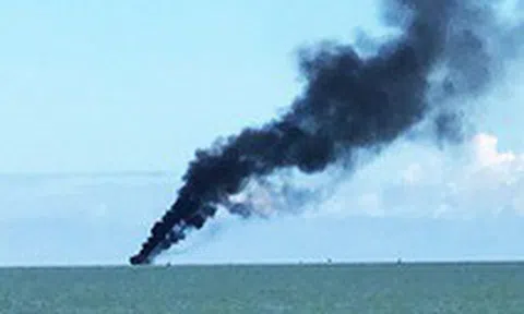 Tàu chở khách từ Cù Lao Chàm bốc cháy giữa biển, 19 người thoát nạn