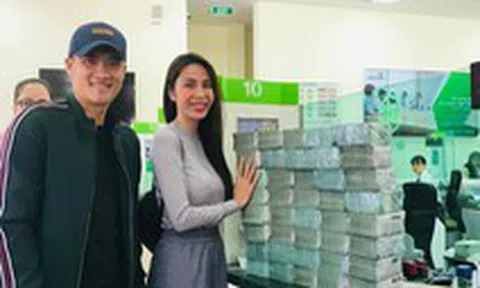 Thủy Tiên ‘giải trình’ 178 tỉ cứu trợ miền Trung, 2 vợ chồng ca sĩ góp thêm gần 3,7 tỉ