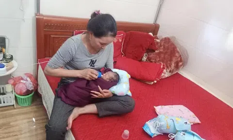 Xót xa bé trai sơ sinh bị bỏ rơi trong thùng carton trước cổng nhà dân