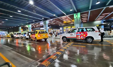 Vẫn loay hoay phân làn taxi công nghệ tại sân bay Tân Sơn Nhất