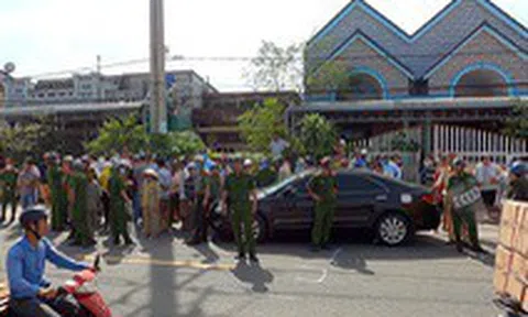 Công an tạm giữ người mang xe chắn ngang quốc lộ 1 gây ùn tắc giao thông