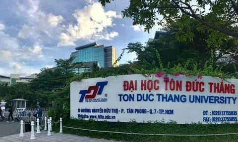 Chưa có Hiệu trưởng, đại học Tôn Đức Thắng hoãn tổ chức lễ Tốt nghiệp