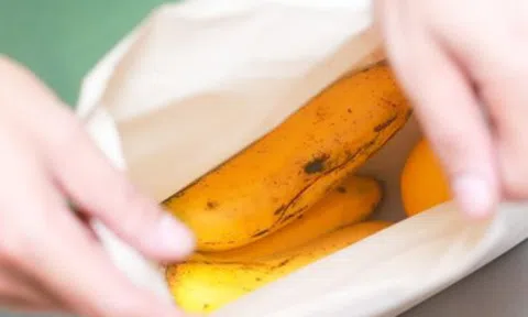 Mẹo ủ chuối nhanh chín mà không cần dùng hóa chất