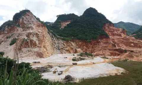 Nghệ An: Sạt lở mỏ đá khiến 2 người thương vong