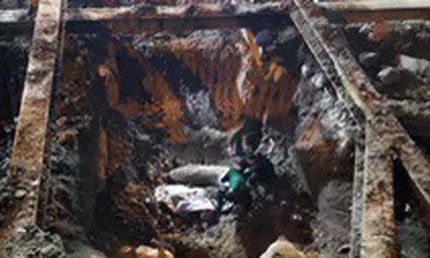 Hà Nội: Phát hiện quả bom lớn chưa nổ ở phố Cửa Bắc