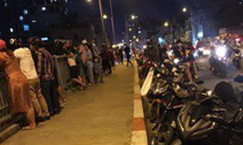 'Người nhái' cả đêm lặn tìm hai vụ nhảy cầu xuống sông Sài Gòn