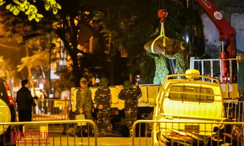 Hà Nội: Cận cảnh di dời bom 340 kg ra khỏi khu dân cư