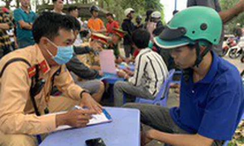 Phá vụ đua xe 'đúng ngọ' ở Bình Dương với 60 quái xế